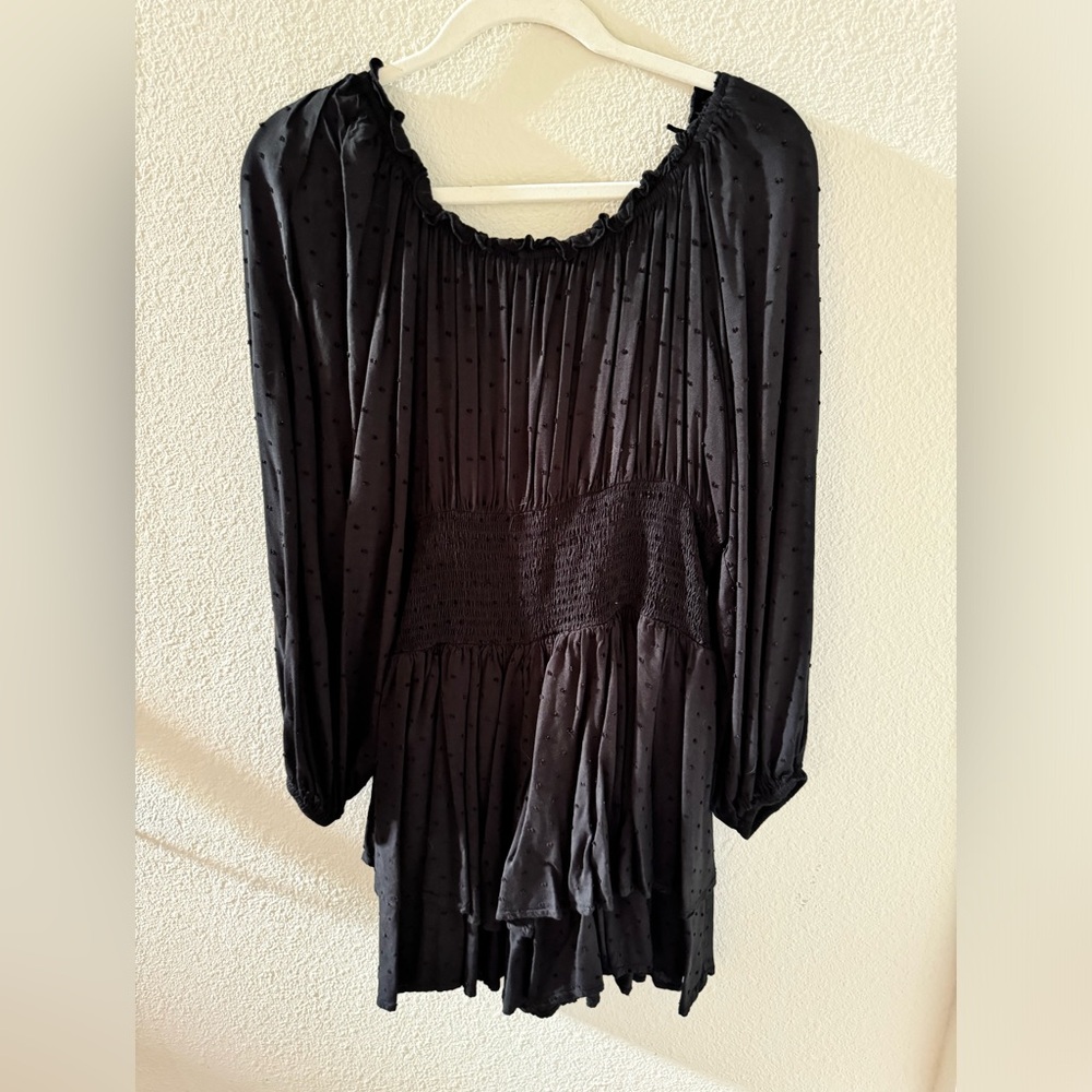 *LIKE NEW* Pull on styling romper/dress